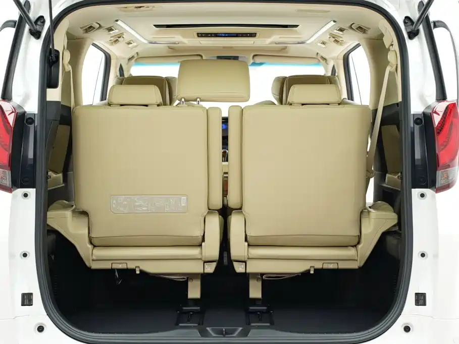 Toyota Alphard — фото 36