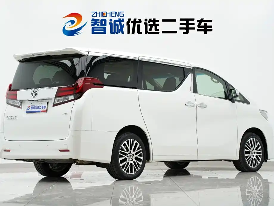 Toyota Alphard — фото 41