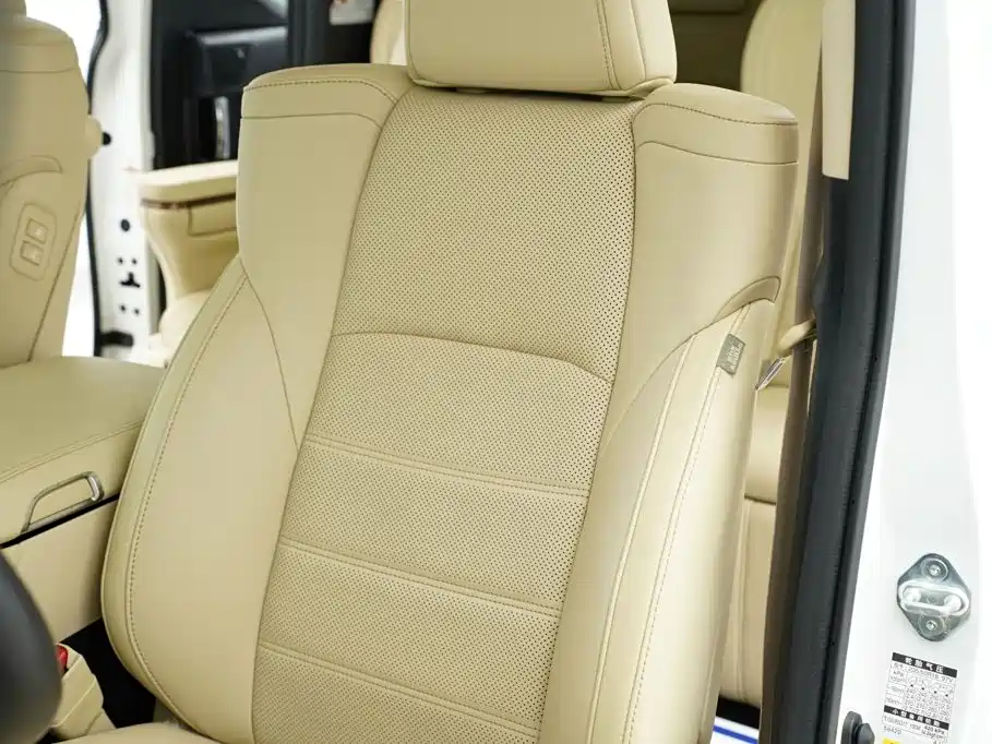 Toyota Alphard — фото 6
