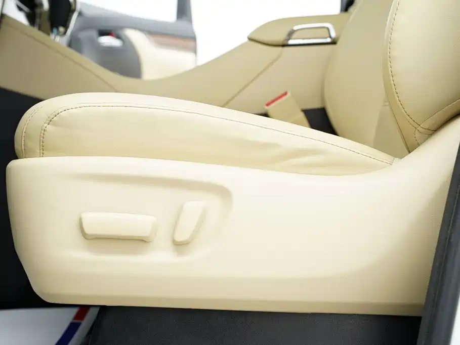 Toyota Alphard — фото 8