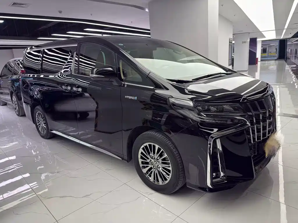 Toyota Alphard — фото 3