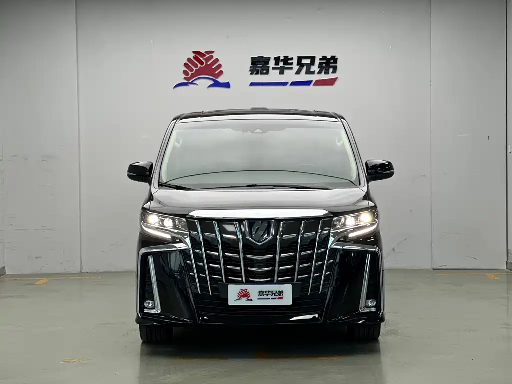 Toyota Alphard — фото 3
