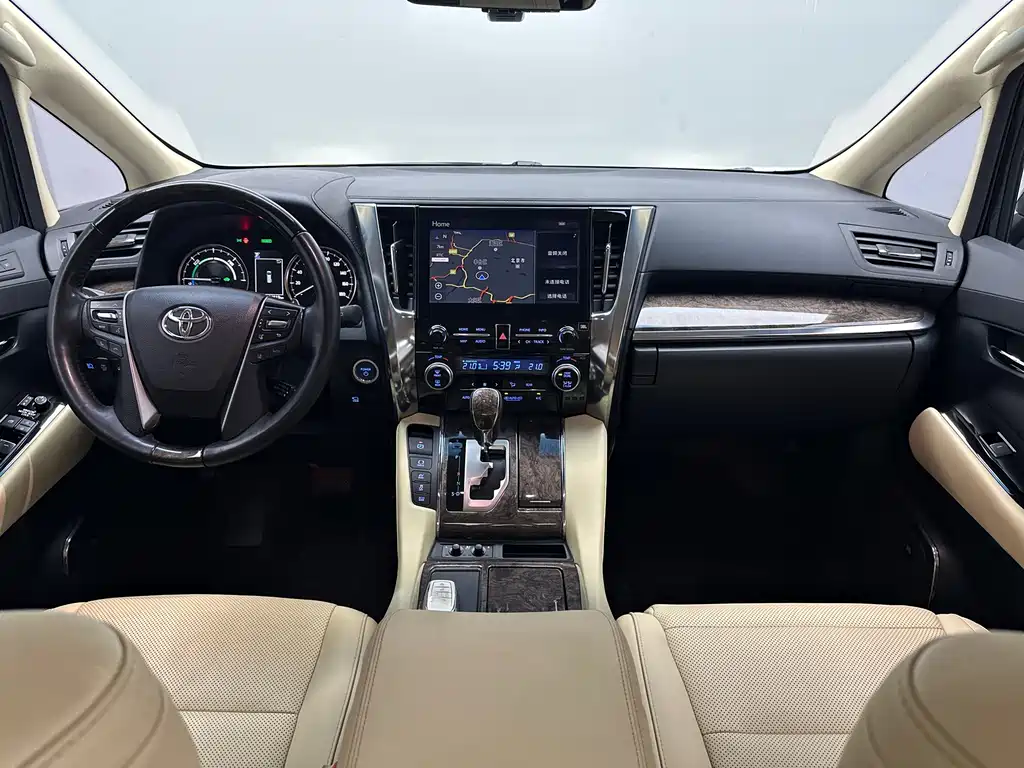 Toyota Alphard — фото 38