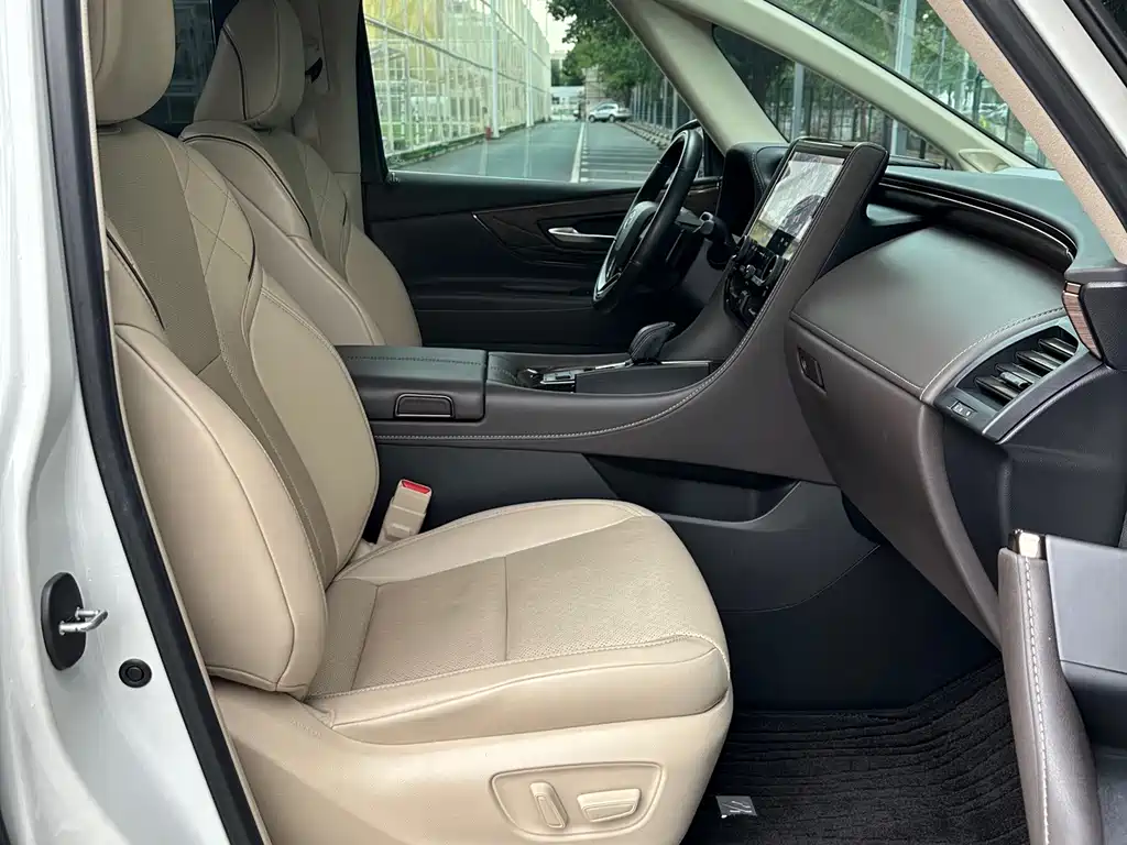 Toyota Alphard — фото 13