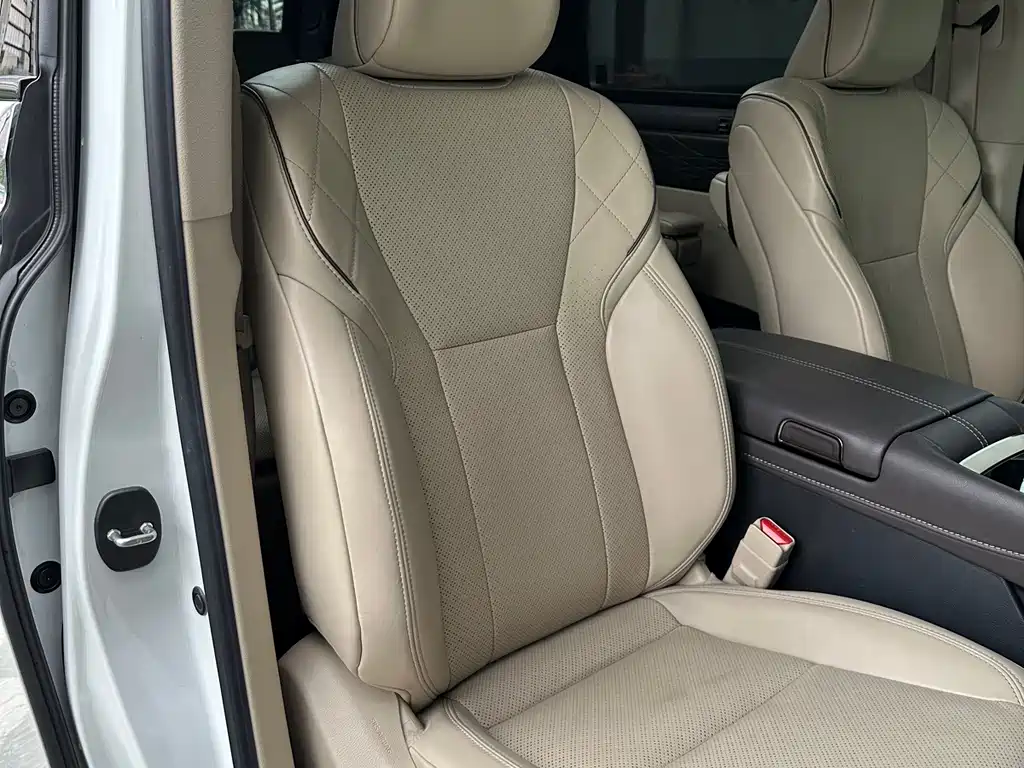Toyota Alphard — фото 14