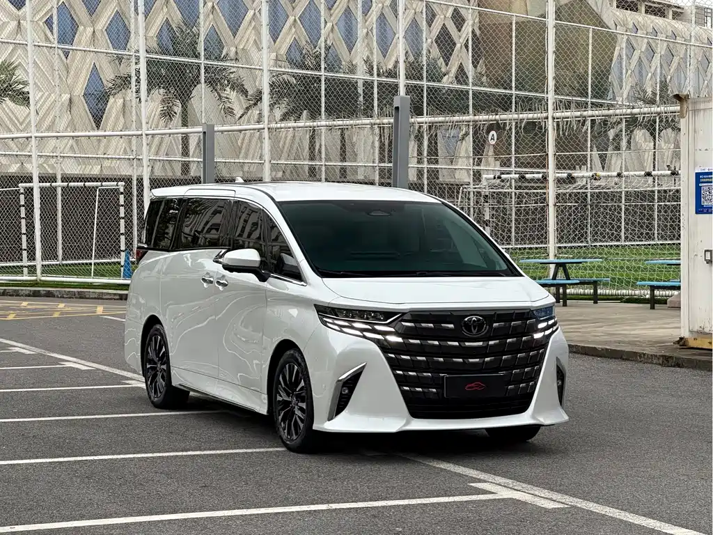 Toyota Alphard — фото 3