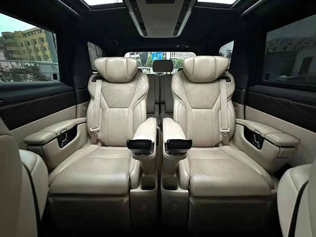 Toyota Alphard — фото 26