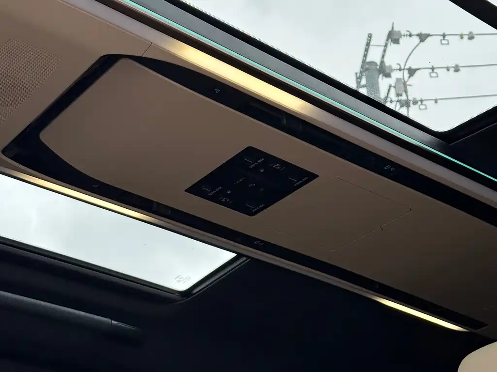 Toyota Alphard — фото 30