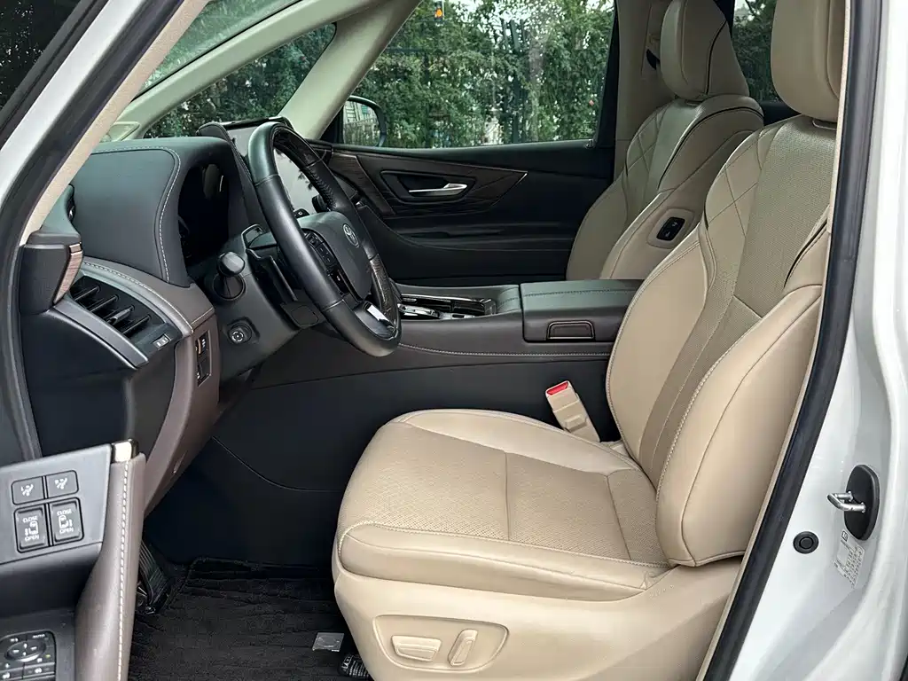 Toyota Alphard — фото 10