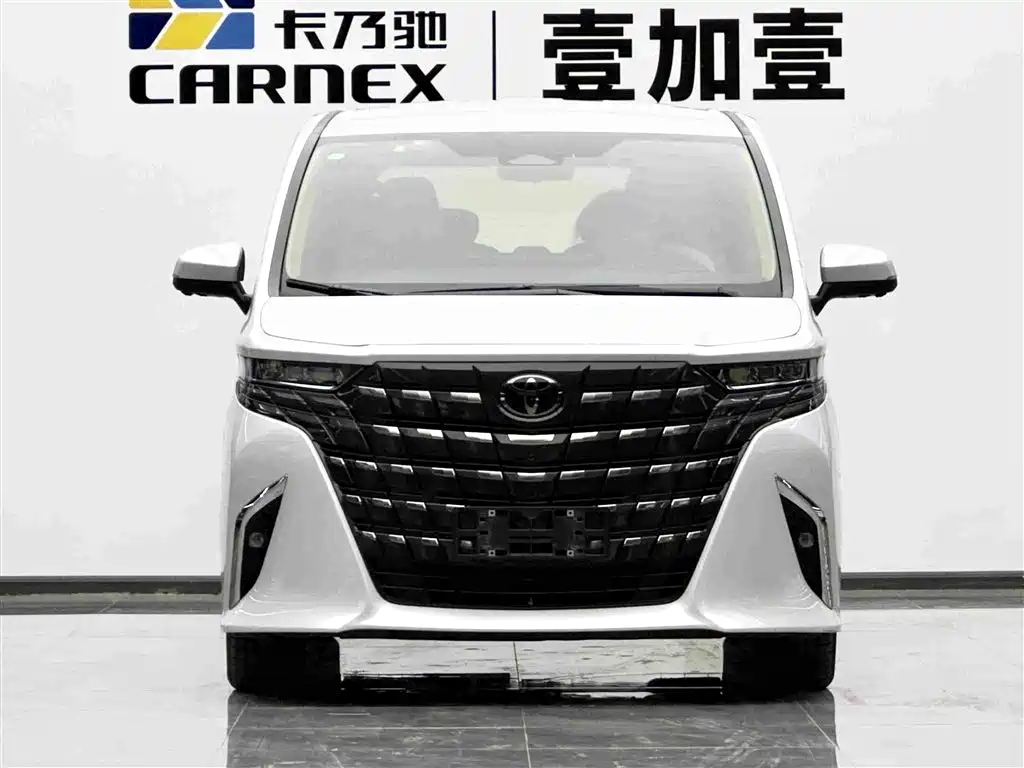 Toyota Alphard — фото 2