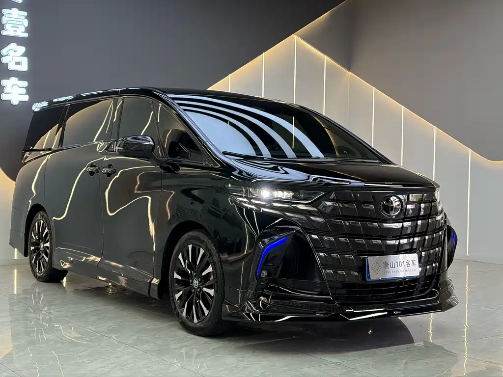 Toyota Alphard — фото 3