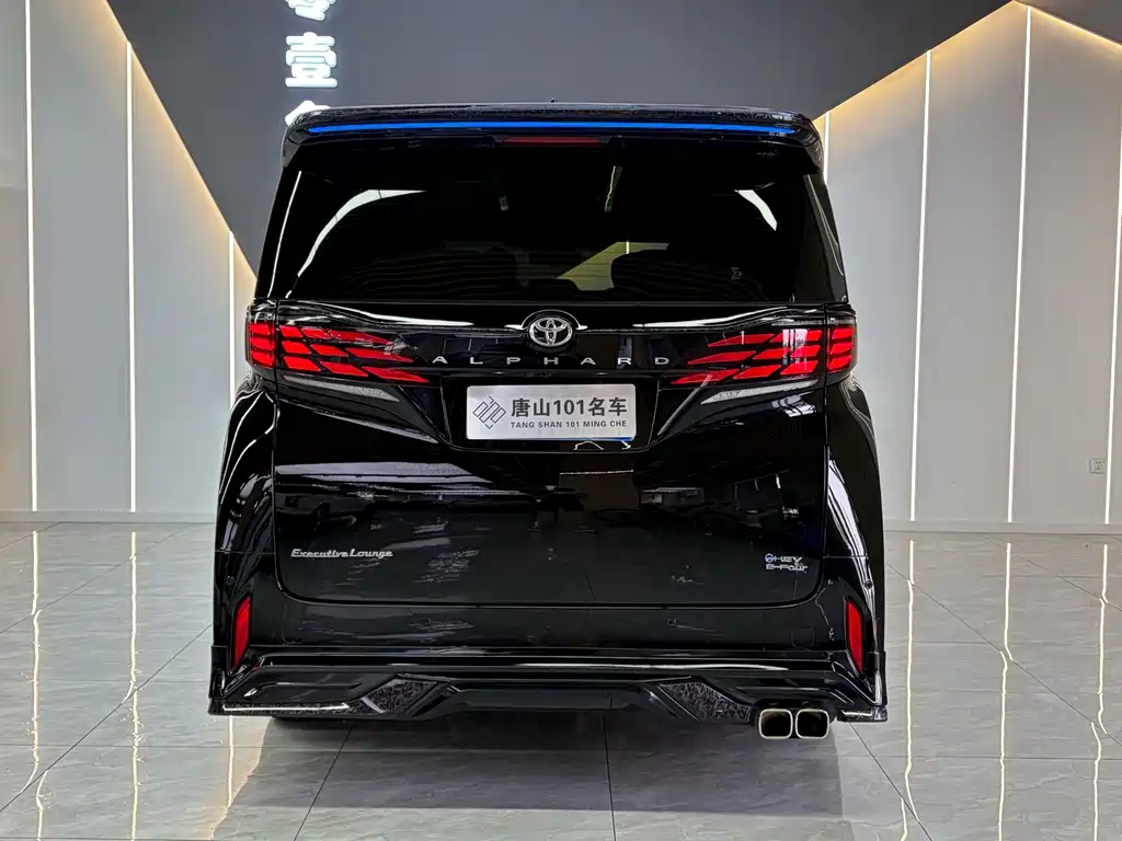 Toyota Alphard — фото 10