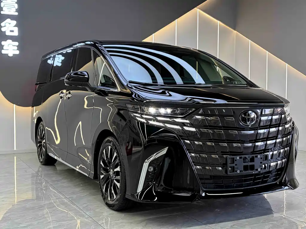 Toyota Alphard — фото 3