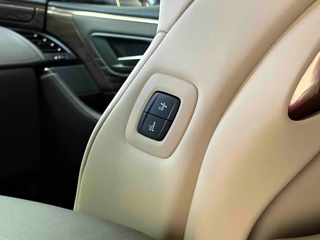 Toyota Alphard — фото 26