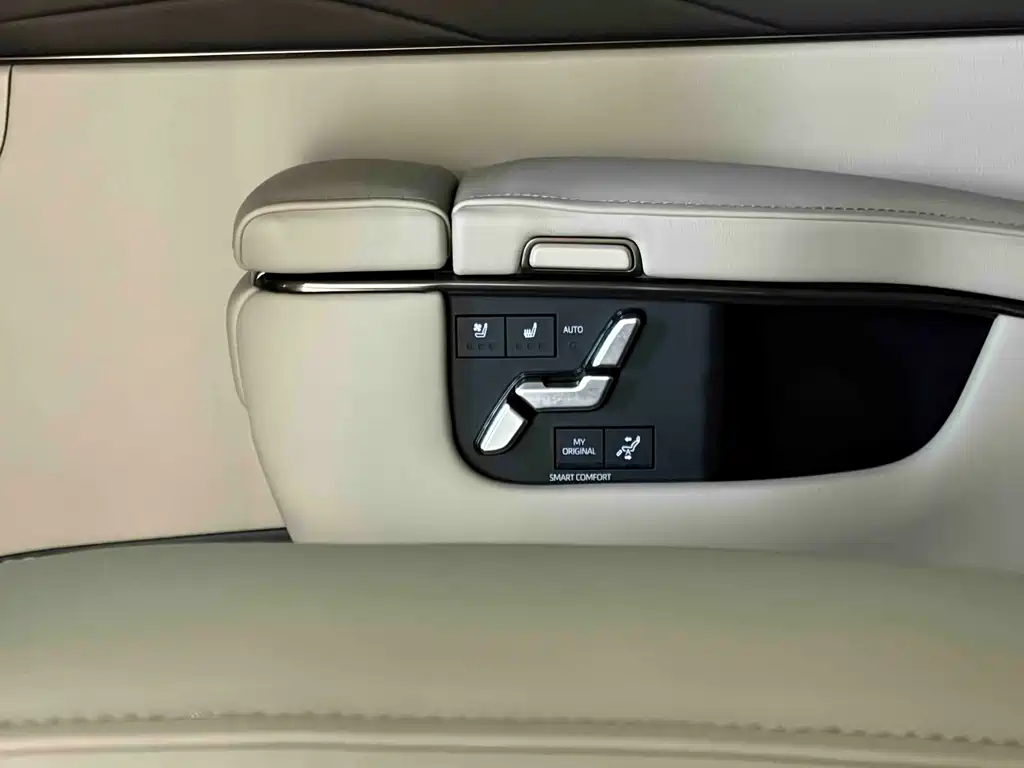 Toyota Alphard — фото 27