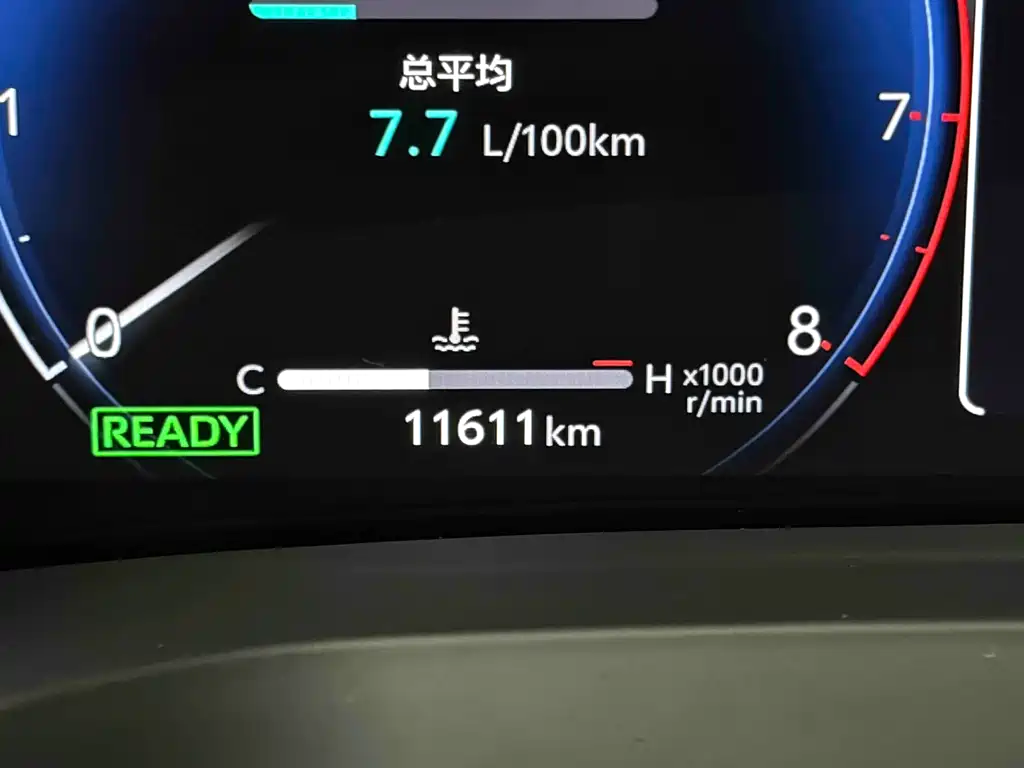 Toyota Alphard — фото 28
