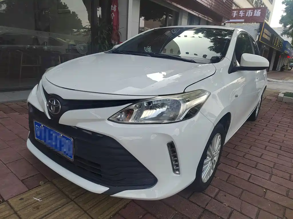 Toyota Vios — фото 2