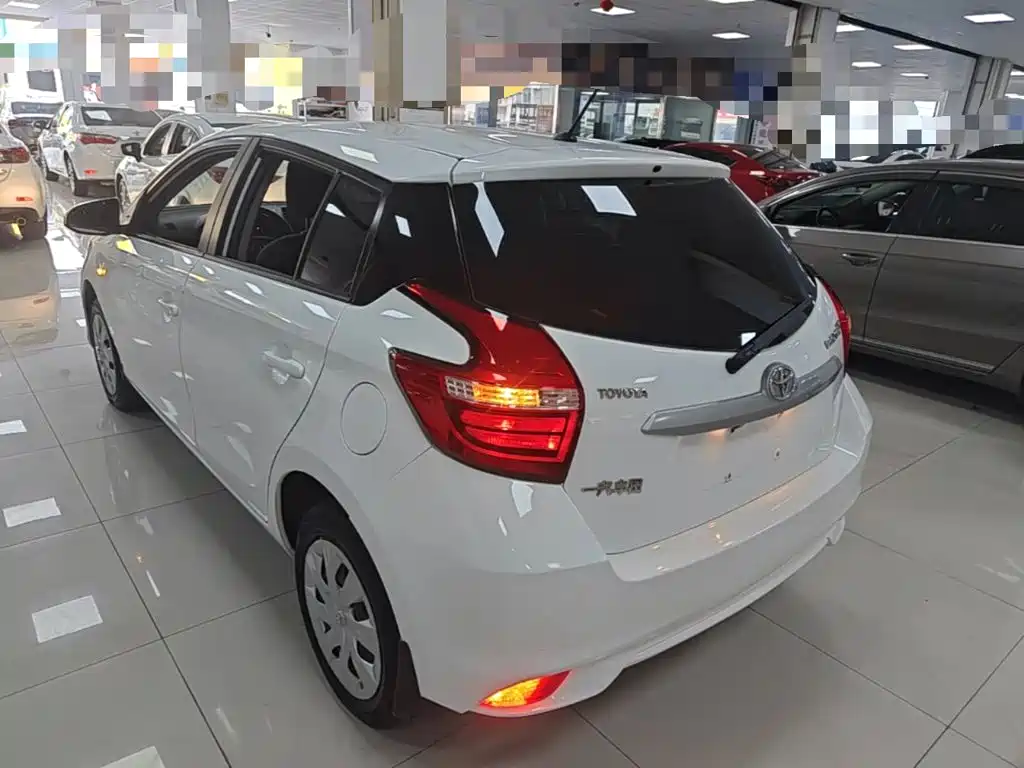 Toyota Vios FS — фото 23