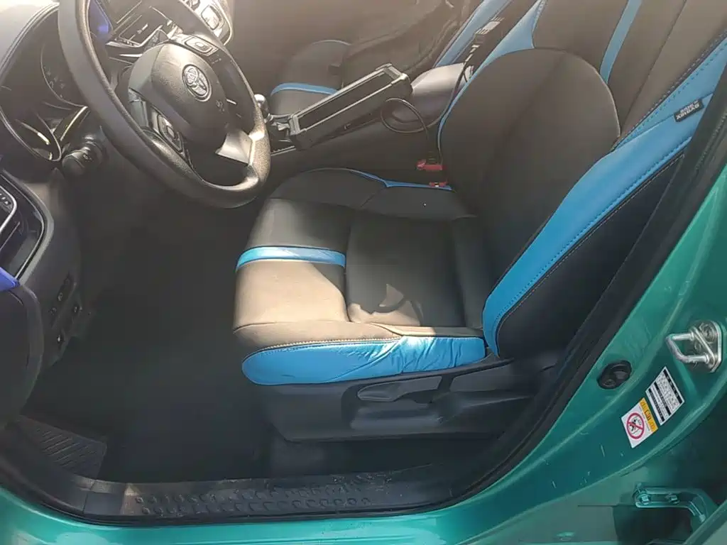 Toyota C-HR — фото 15