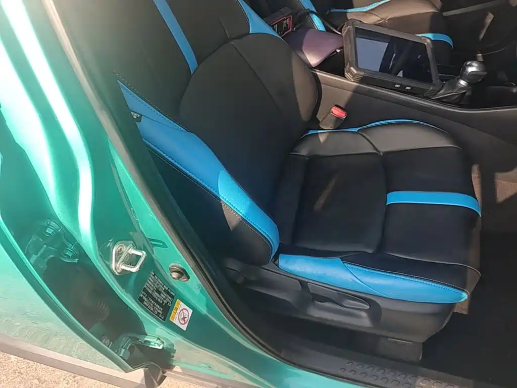 Toyota C-HR — фото 25