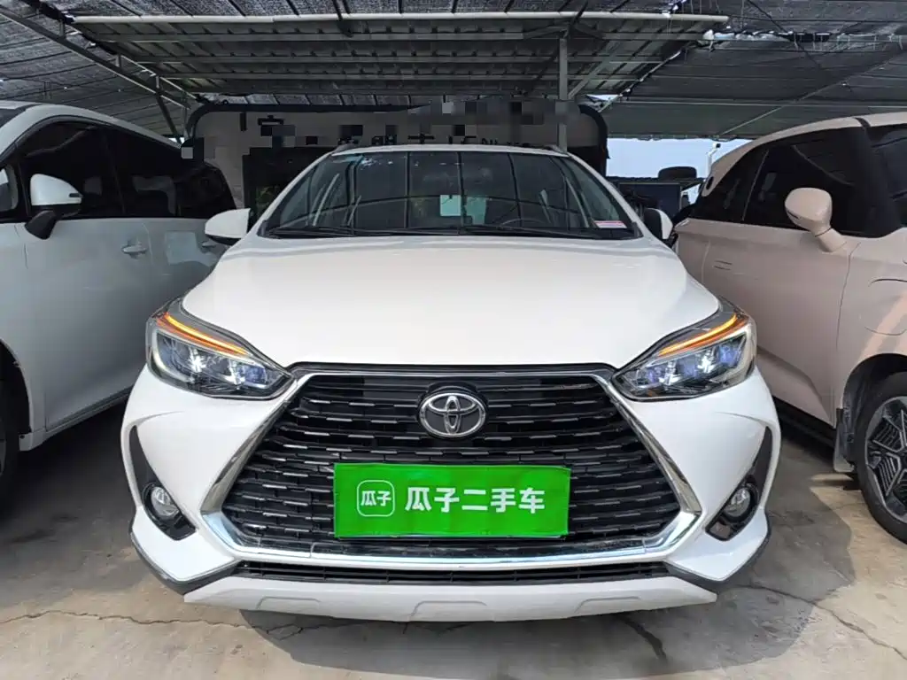 Toyota Yaris L — фото 3