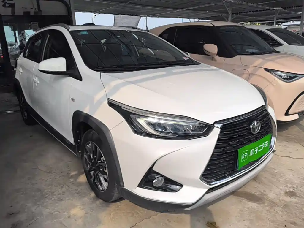 Toyota Yaris L — фото 4