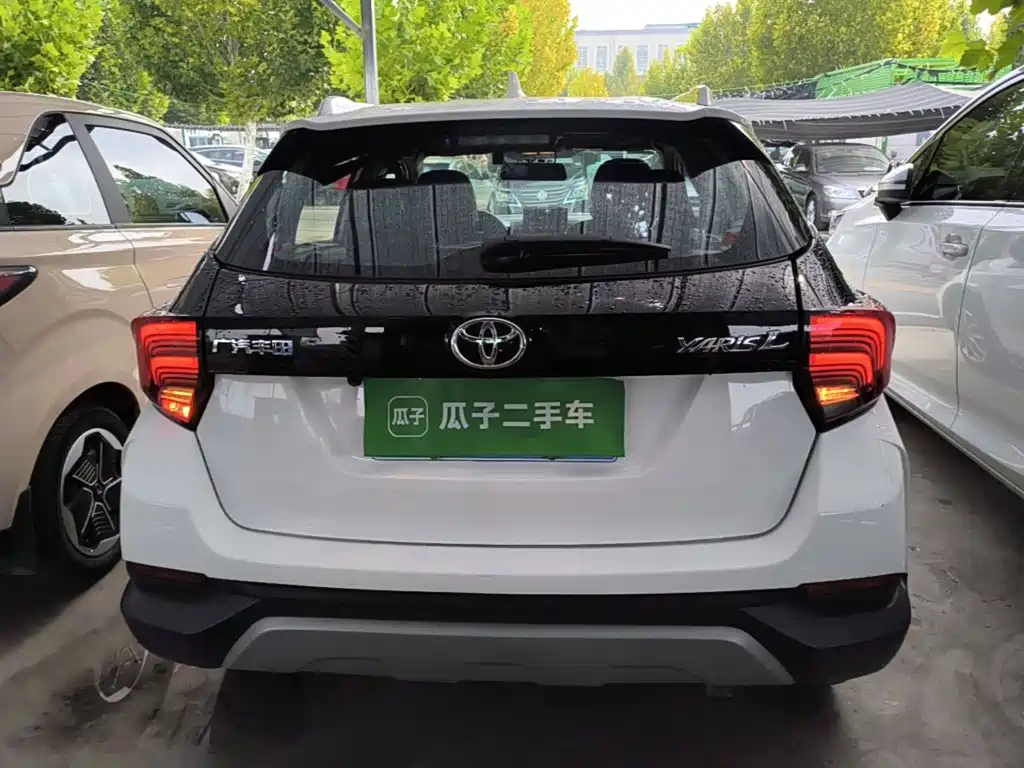 Toyota Yaris L — фото 6