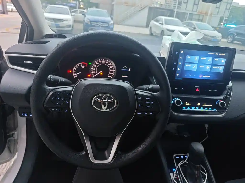 Toyota Corolla — фото 11