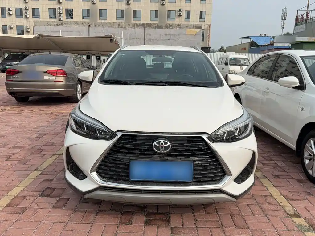 Toyota Yaris L — фото 6