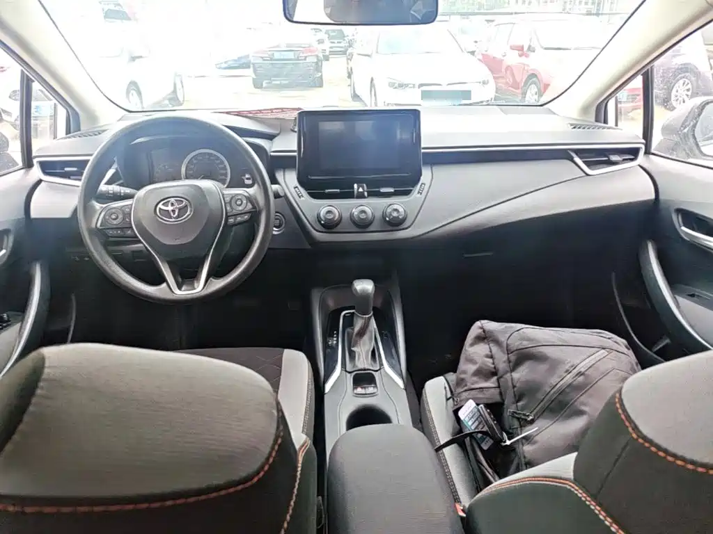 Toyota Corolla — фото 10
