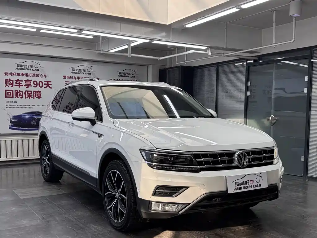 Volkswagen Tiguan L — фото 3