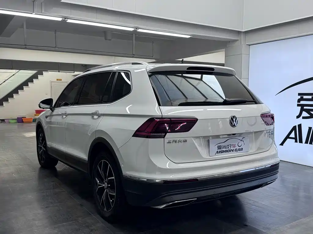 Volkswagen Tiguan L — фото 5