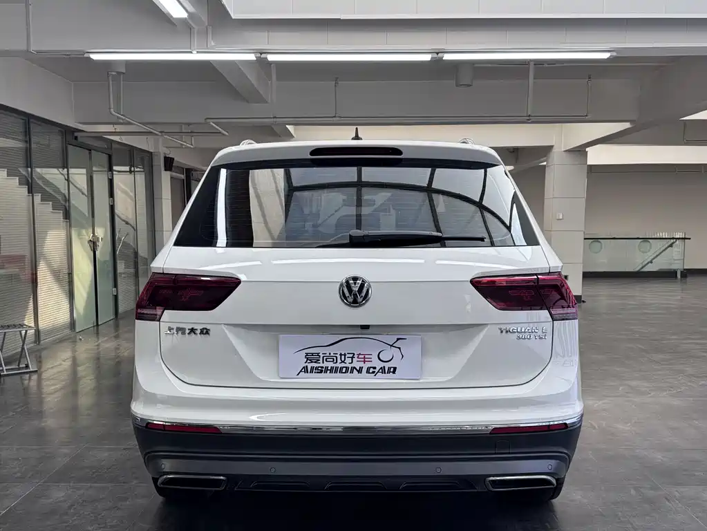 Volkswagen Tiguan L — фото 6