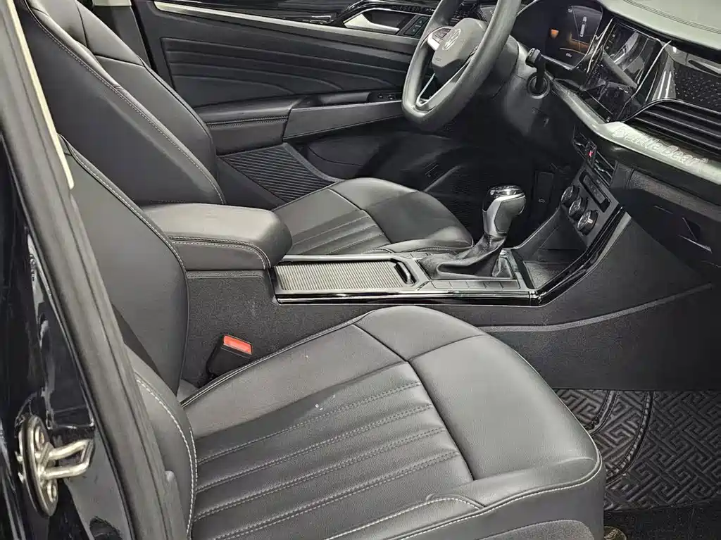 Volkswagen Passat — фото 18
