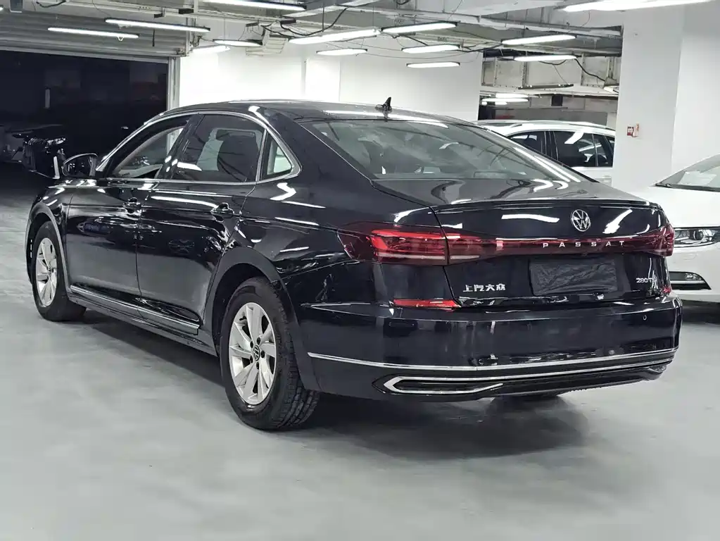 Volkswagen Passat — фото 6