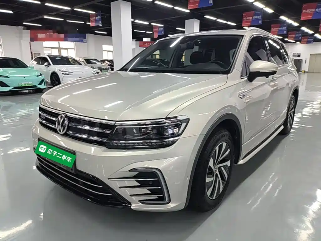 Volkswagen Tiguan L PHEV — фото 2