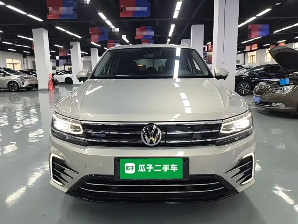 Volkswagen Tiguan L PHEV — фото 3