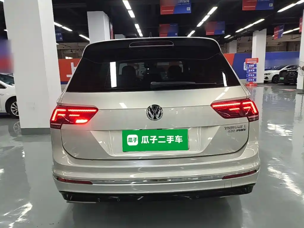 Volkswagen Tiguan L PHEV — фото 6