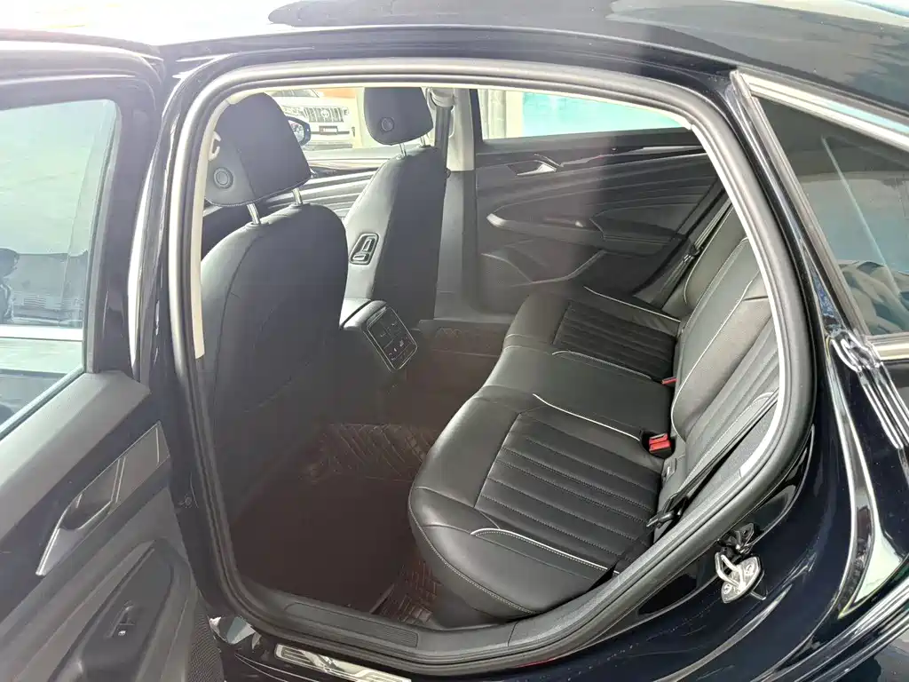 Volkswagen Passat — фото 5