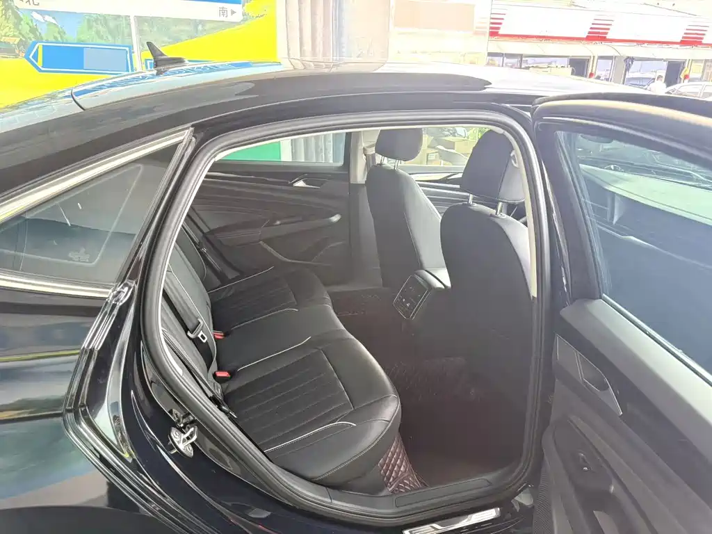 Volkswagen Passat — фото 6