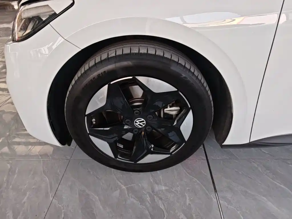 Volkswagen ID.3 — фото 23