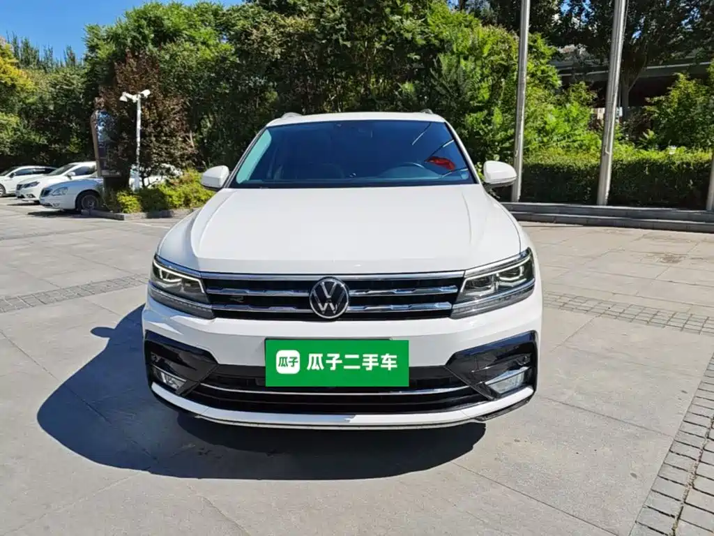 Volkswagen Tiguan L — фото 2