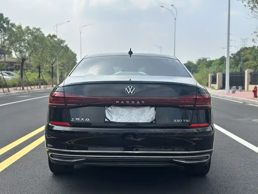 Volkswagen Passat — фото 8