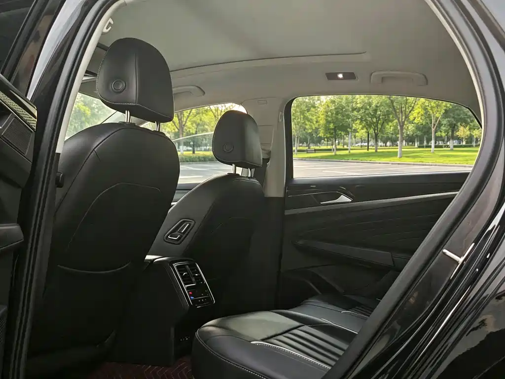Volkswagen Passat — фото 9