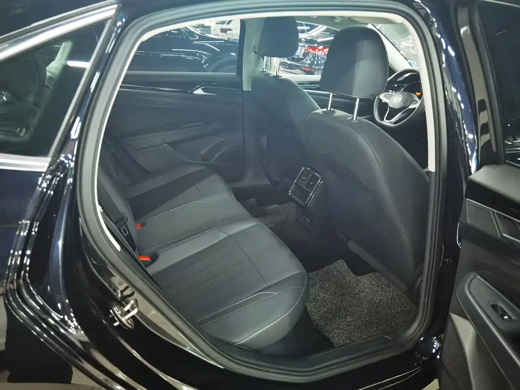 Volkswagen Passat — фото 5