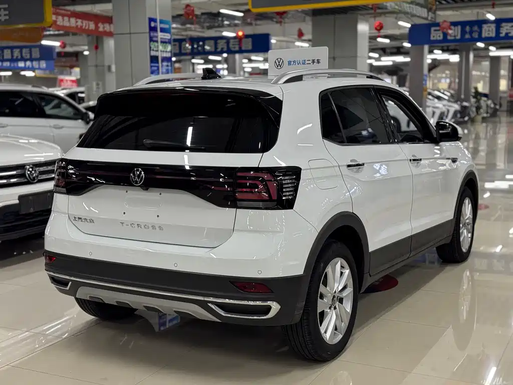 Volkswagen T-Cross — фото 10