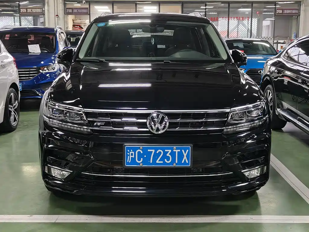 Volkswagen Tiguan L — фото 2
