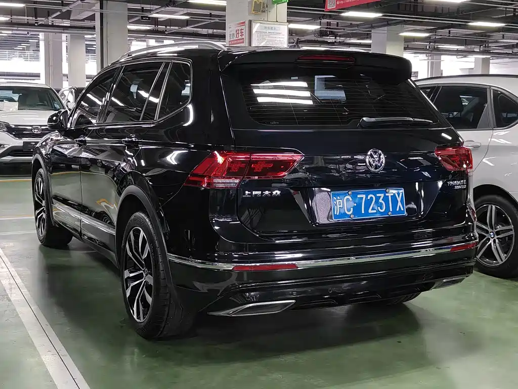 Volkswagen Tiguan L — фото 6