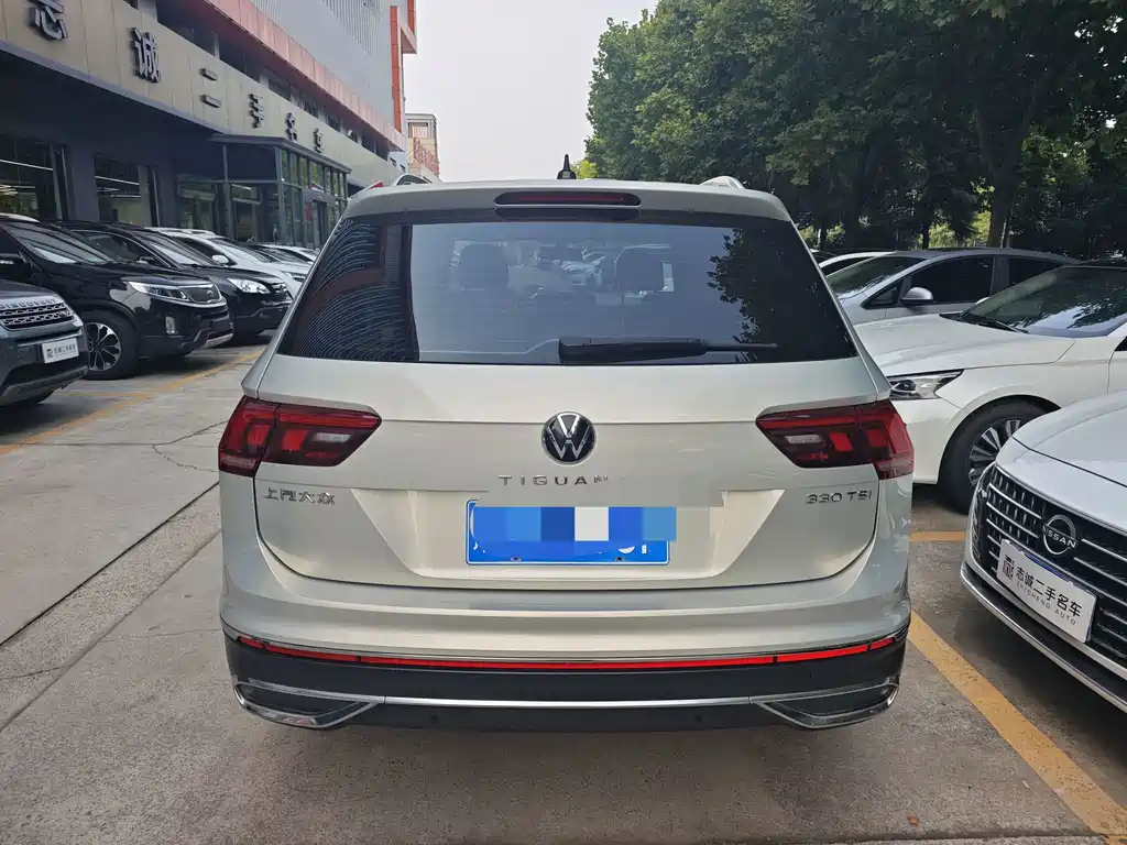 Volkswagen Tiguan L — фото 5