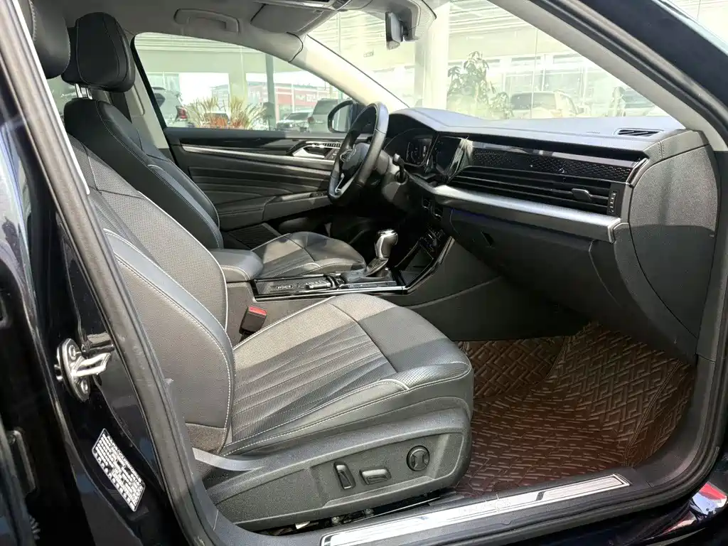 Volkswagen Passat — фото 6
